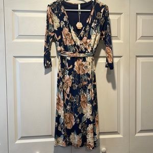 Pinkblush Maternity Blue floral XL Dress